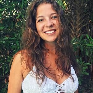 Meet your Posher, Chloe